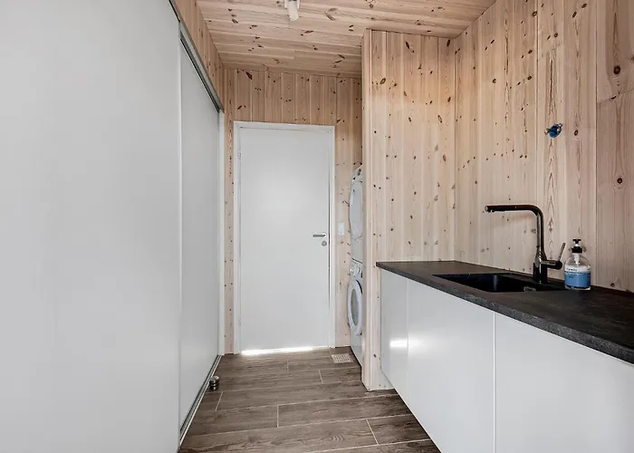 3 Bedroom Stunning In *