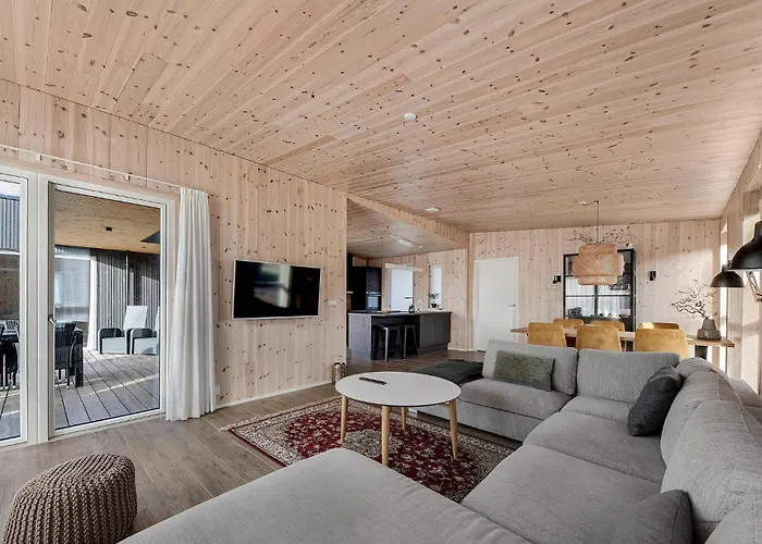3 Bedroom Stunning In * 오더